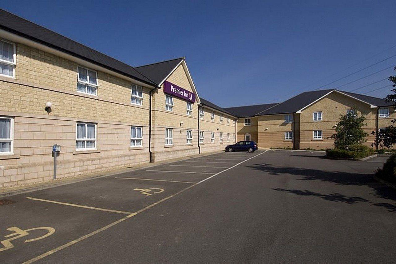 Premier Inn Chippenham Chippenham  Exterior photo