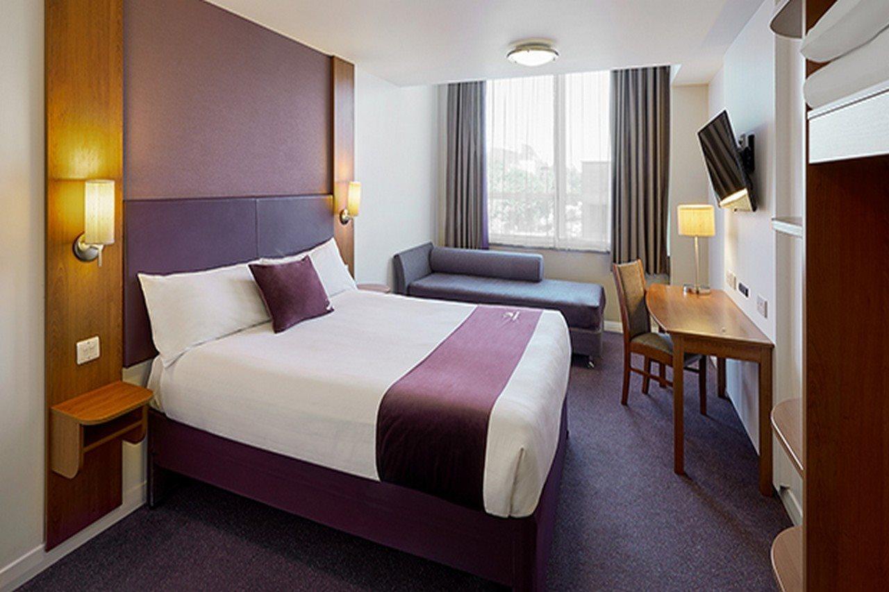 Premier Inn Chippenham Chippenham  Exterior photo