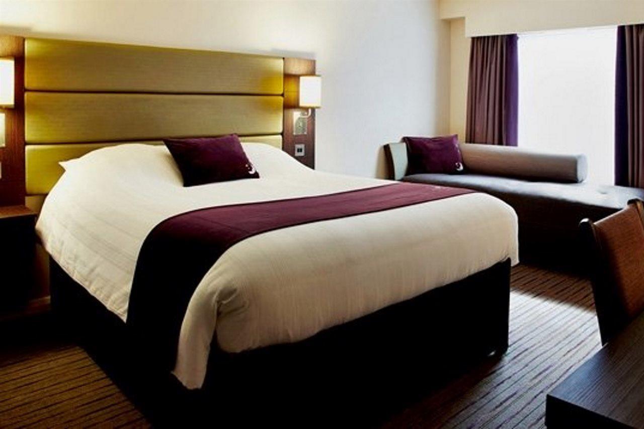 Premier Inn Chippenham Chippenham  Exterior photo