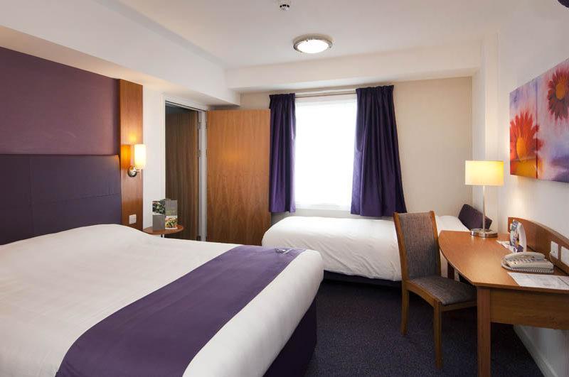 Premier Inn Chippenham Chippenham  Exterior photo