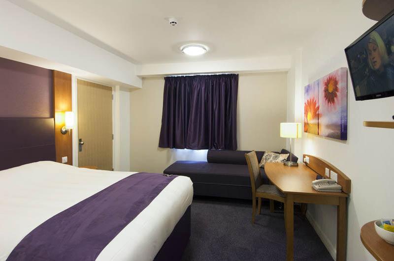 Premier Inn Chippenham Chippenham  Exterior photo